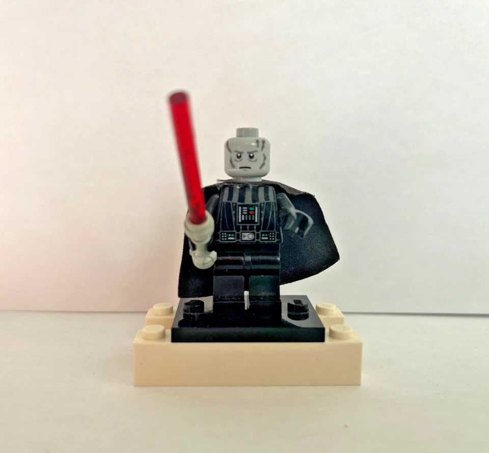 Lego Star Wars Minifigure Dark Vador (Set 8017) - Photo 2/3