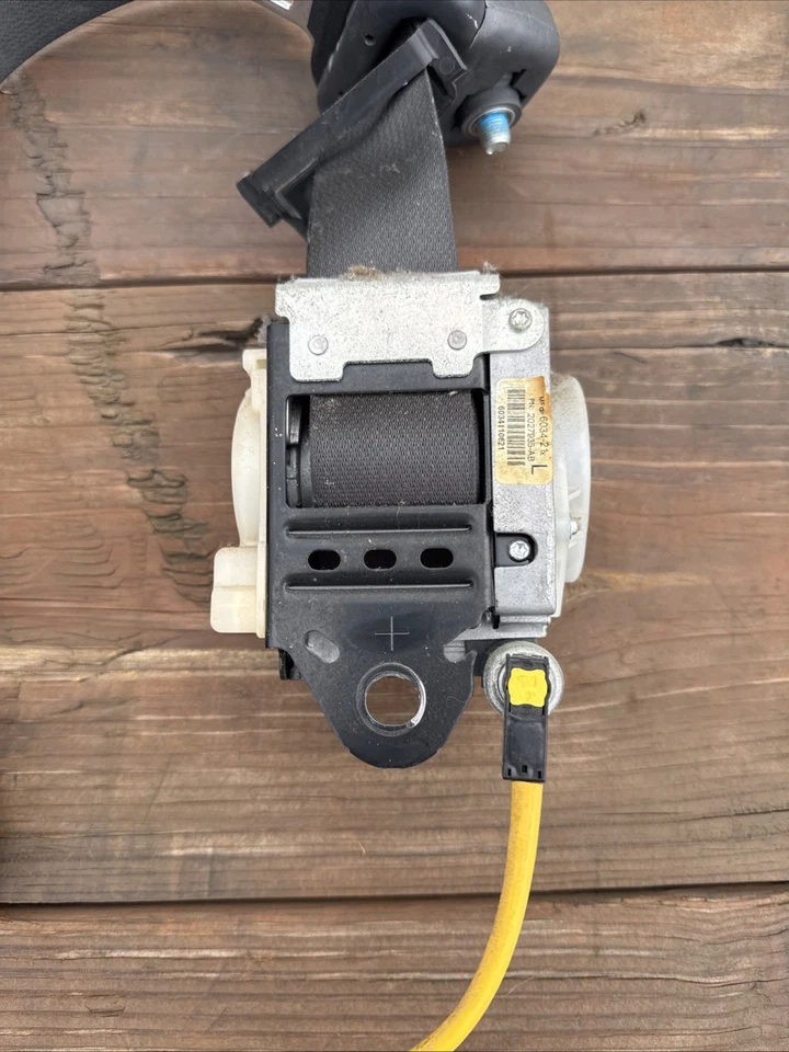 Cinturón de seguridad del conductor Mitsubishi Eclipse 2006-2012 OEM LH conjunto retractor Foto 2 de 4