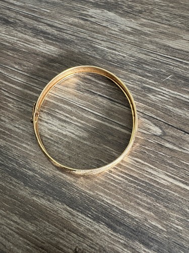 14k Solid Gold Oval Bangle Bracelet Cut Textured Leaf Design - Picture 2 of 9