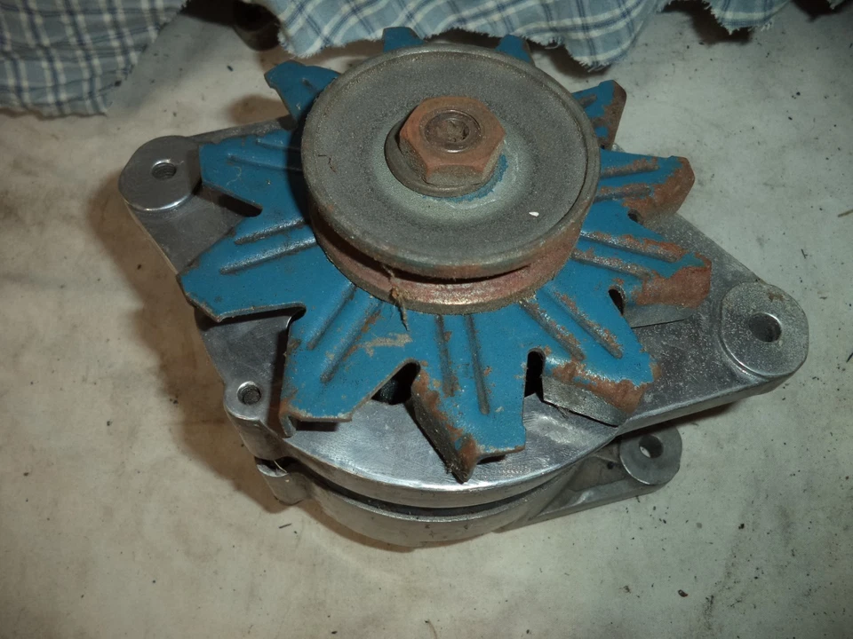 Datsun Z Alternator, Hitachi - Image 3 of 4