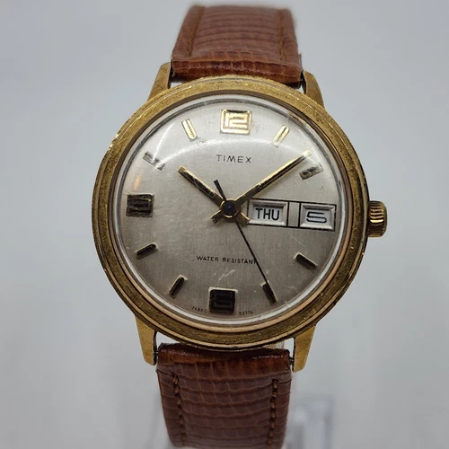Vintage 1976 Timex Manual Wind Watch - RUNS GREAT
