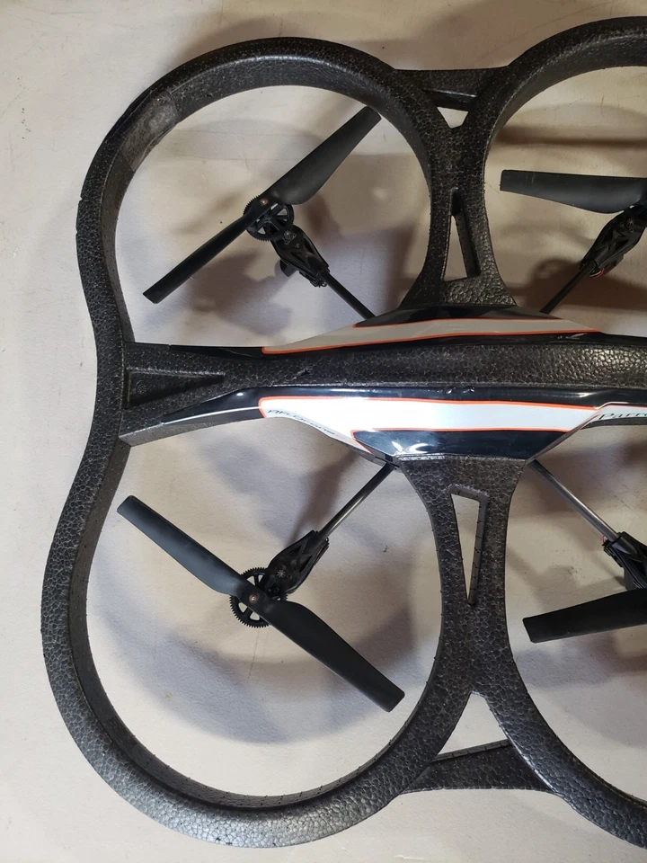 Drone Parrot AR 2.0 RC con batería y algunos daños en espuma Foto 3 de 4