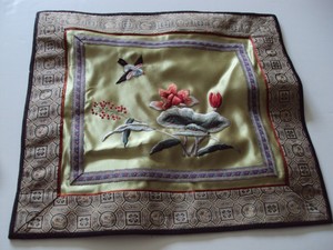 VINTAGE CHINESE SILK hand EMBROIDERED picture