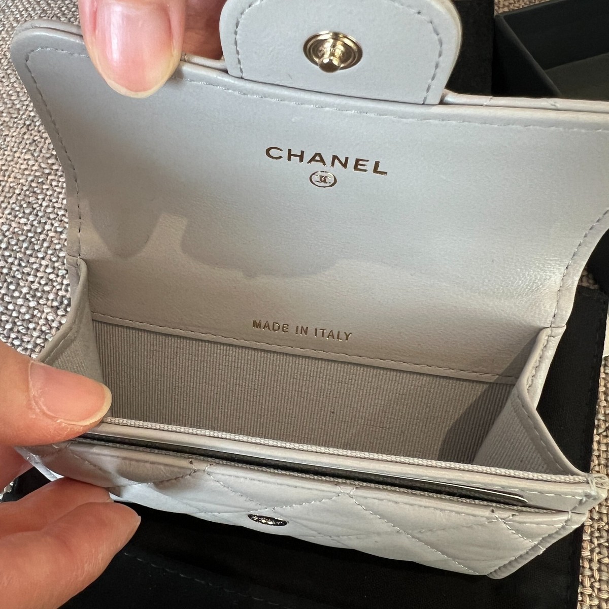 Chanel Classic Card Holder Light Gray & Silver ] / 100