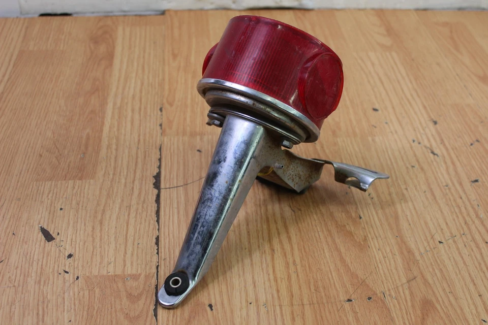 Yamaha RD350 1973 luz trasera/luz de freno Foto 3 de 4