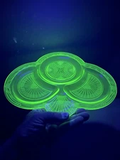 Green uranium Vaseline glass clover dish
