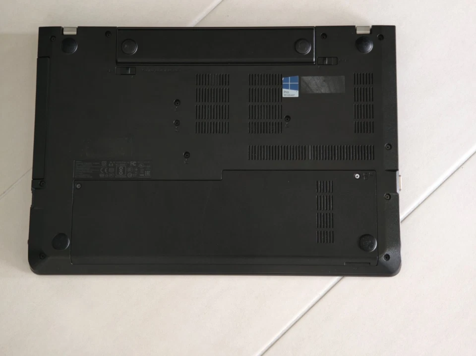 Lenovo ThinkPad E570 · i5-7200U · 8GB · 180GB, Foto 2 von 5