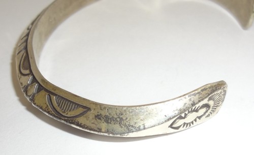 Navajo ROGER SKEETS JR Stamped Carinated Sterling Silver Cuff Bracelet - Picture 3 of 8