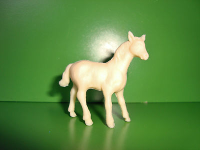 Figurine Cheval Noir La Roche Aux Fées - Année 1977 - Occasion - Collection