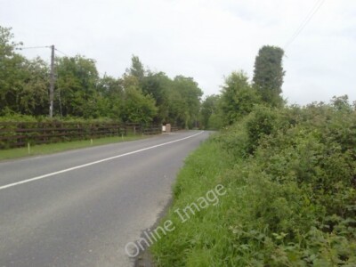 Foto 6x4 Nebenstraße, R108, Grafschaft Dublin Gracedieu nähert sich einer schlechten Kurve auf c2010