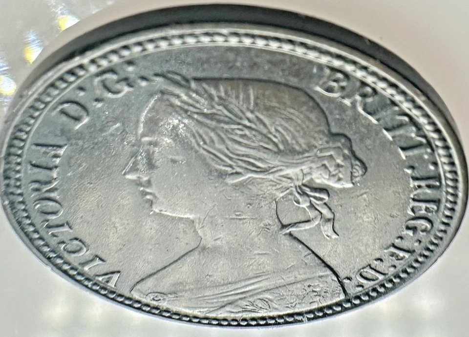 1860 Victoria Halfpenny – Borda frisada – 5 bagas – AU – Bom grau - Imagem 3 de 4