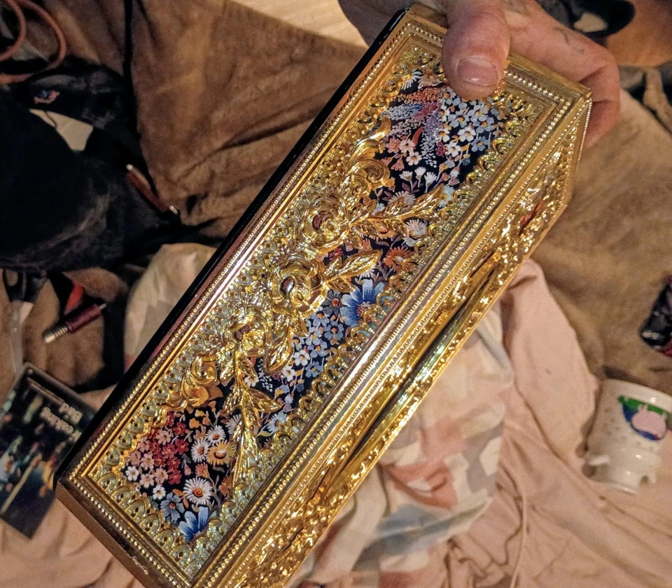 Vintage Tissue Box Cover Gold Floral Plastic - Image 2 of 2