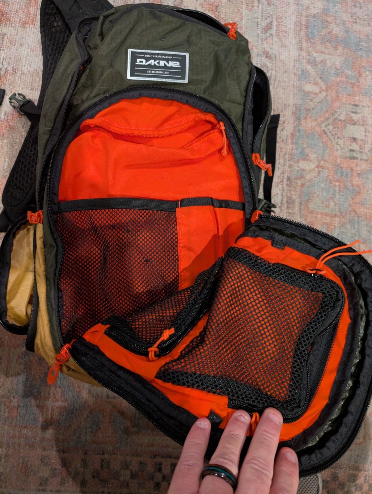 dakine backpack - image 4