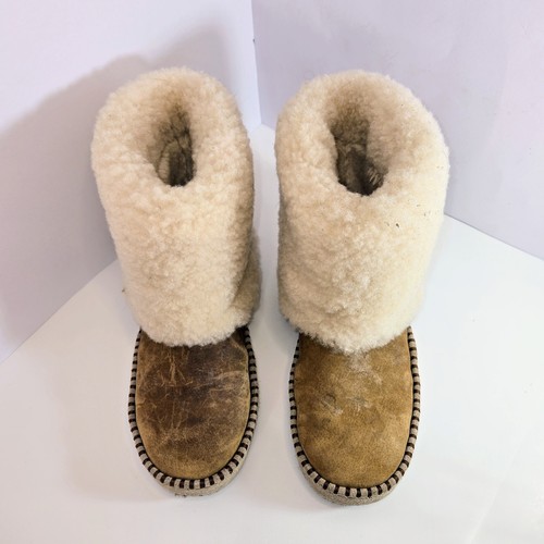 UGG Kestrel Brown Suede Shearling Winter Boots Women Size 7 - Picture 3 of 9