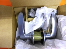 NEW Schlage Manhattan Bedroom & Bathroom Privacy Locking Door Lever F40-MNH-626