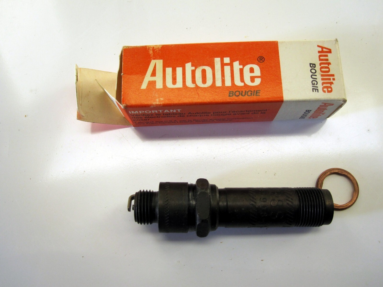 Autolite AR8S B F643S Spark Plug