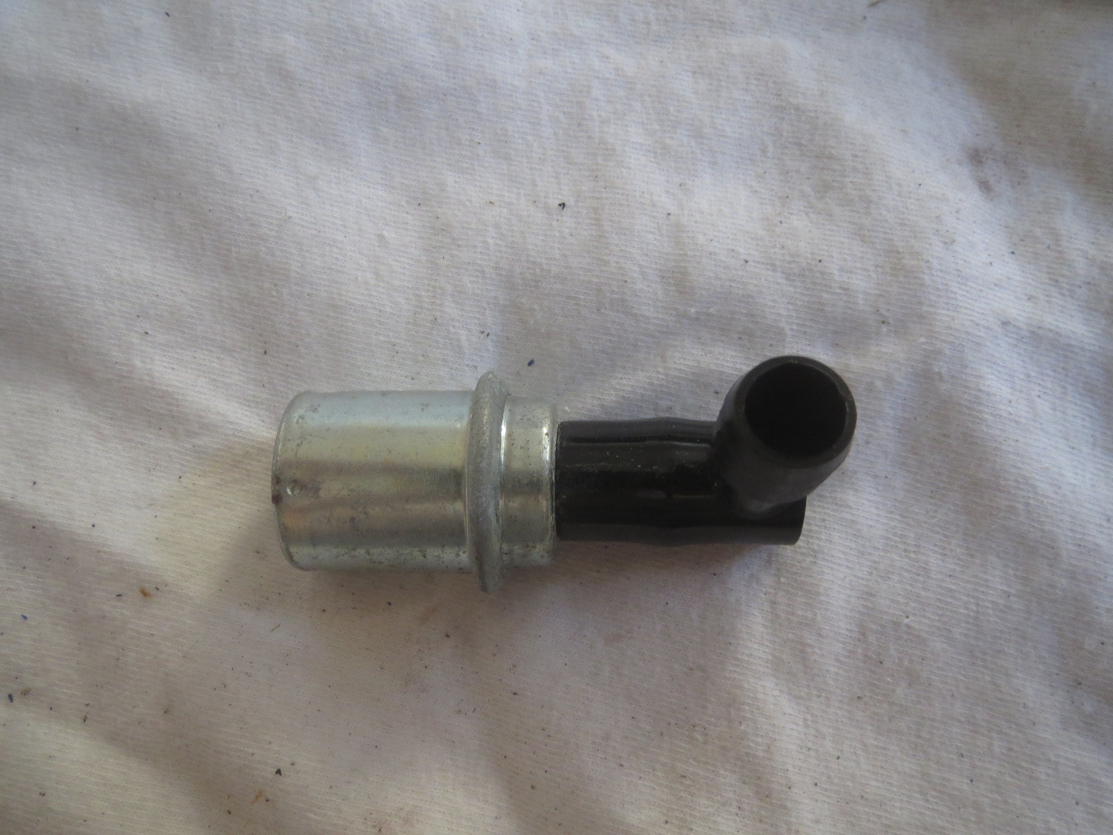 NOS 2.5L ENGINE PCV VALVE PCV88 FITS 1983 1993 JEEP WRANGLER