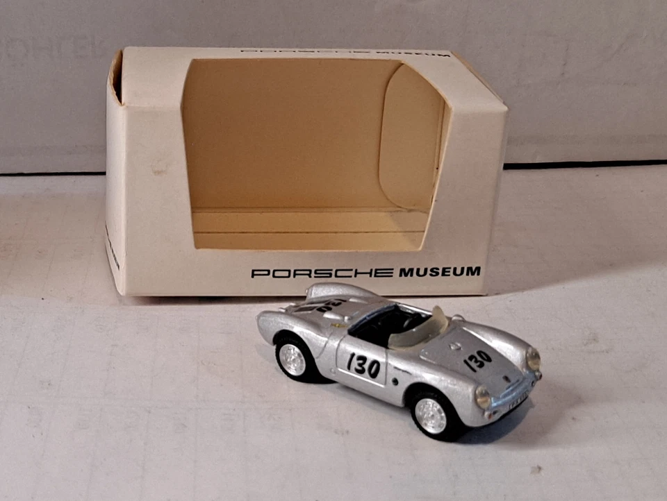 A354. SCHUCO for PORSCHE MUSEUM – PORSCHE 550RS   AMB 1/72 - Immagine 3 di 4