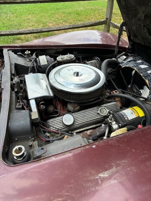 1976 Burgundy Chevrolet Corvette   | C3 Corvette Photo 2