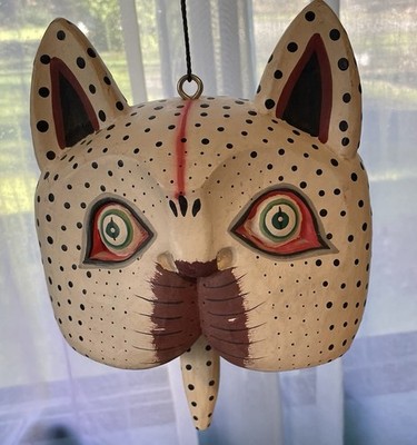 VTG FOLK ART HAND CARVED CAT HEAD HANGING DECOR WITH HANGING TAIL! WIND CHIME?