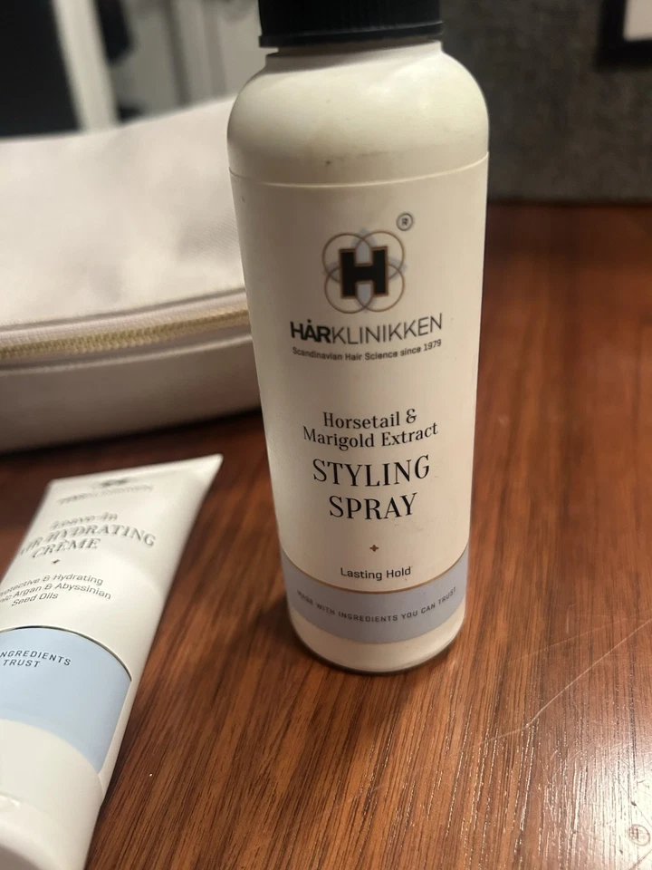 Kit de artículos de tocador HARKLINIKKEN spray de peinado máscara para el cabello crema hidratante más de $200 Foto 4 de 4