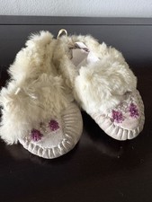 Vintage Childs Leather Fur Lined Beaded Moccasin Slipper Shoes-Preworn