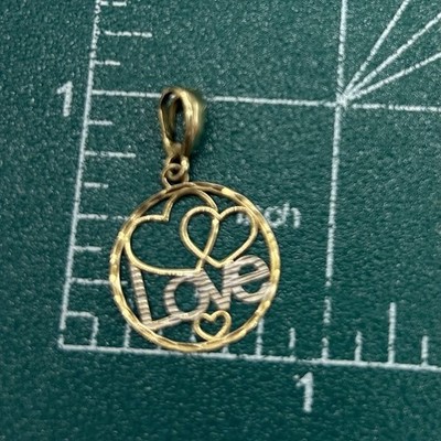 ''Love'' Kreis Anhänger in 10K Bicolor Gold Doppelherzen 0,5 Gramm hängt 1''
