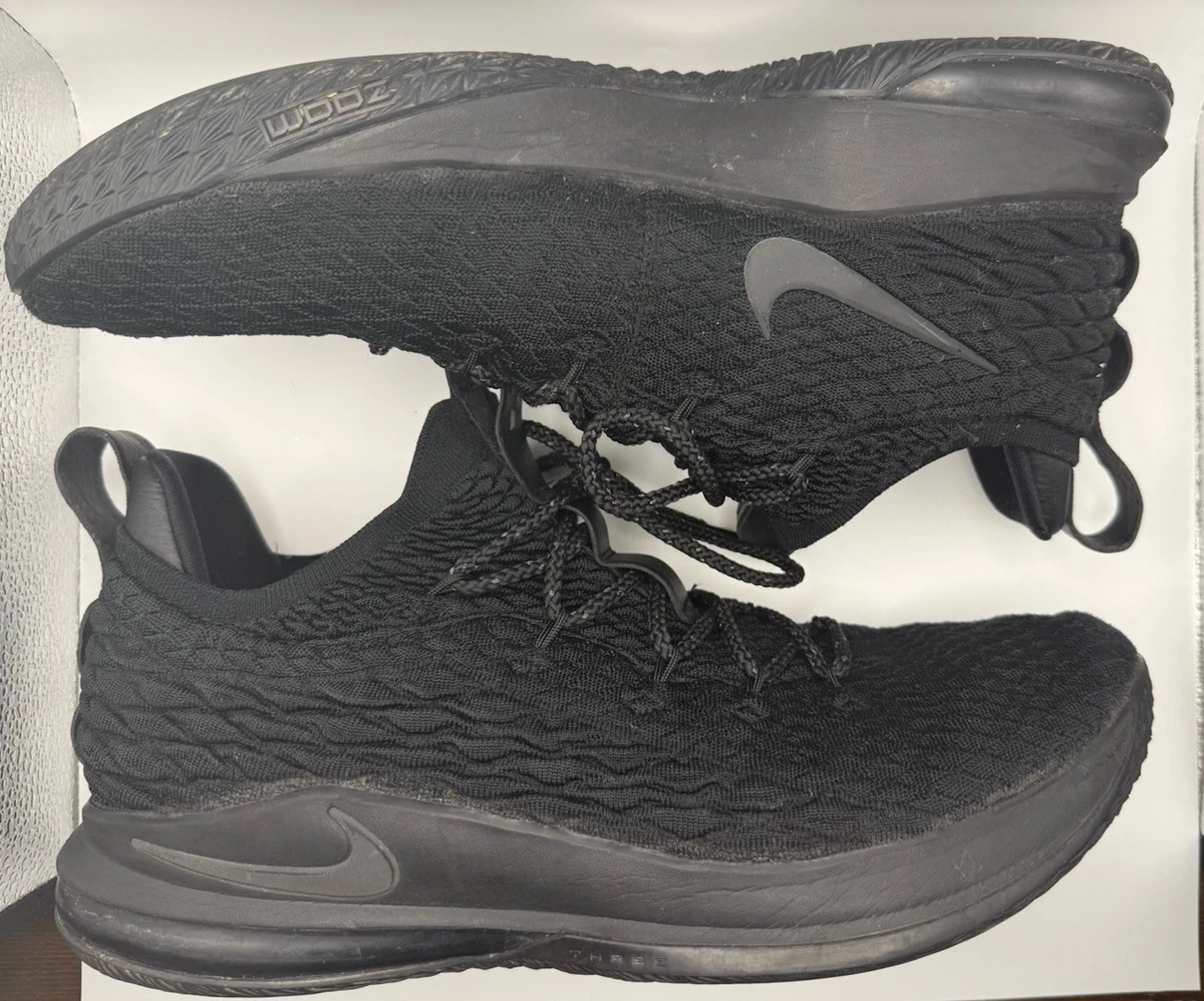 Preços baixos em Nike LeBron 15 Low Triple Black | eBay