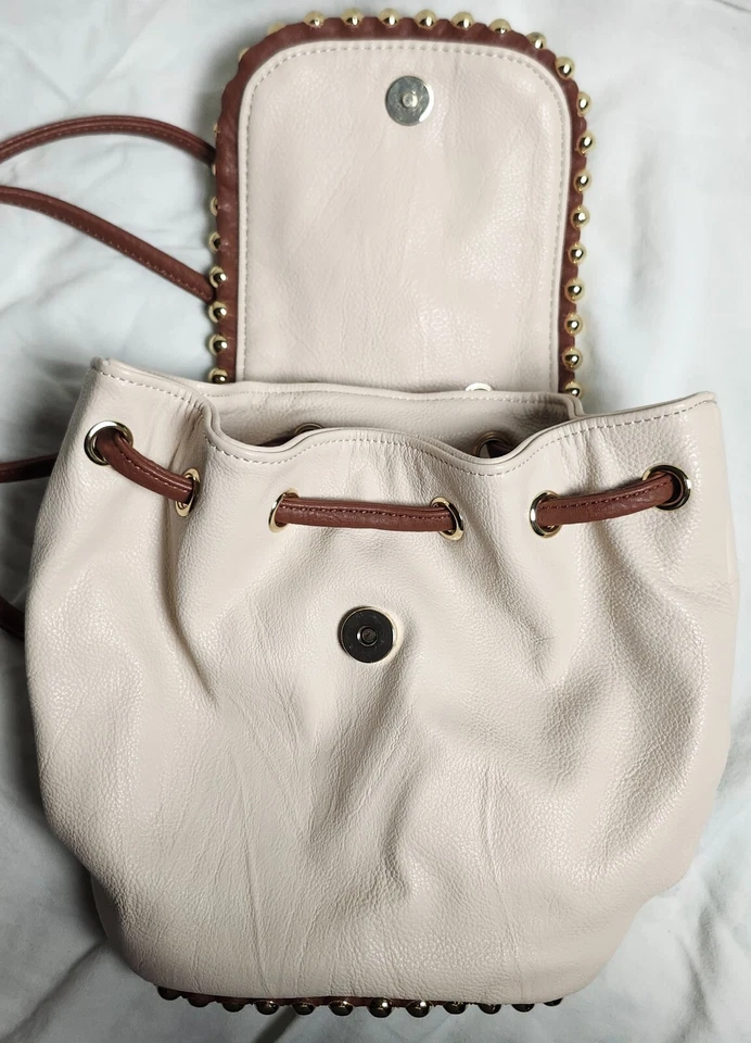 Mochila pequeña Big Buddha para mujer beige marrón Foto 2 de 4