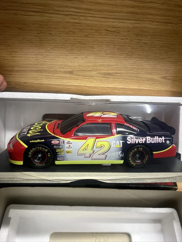 Banco Club Racing Collectables KYLE PETTY #42 Silver Bullet Coors Light 1:24 Foto 3 de 4
