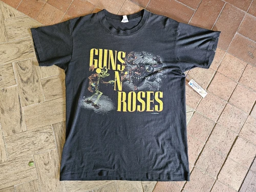 80s Guns N’ Roses T Shirt Band Tour Size LG Metal Ro 1980s vintage concert t-shirt, vintage, single stitch, B+ condition