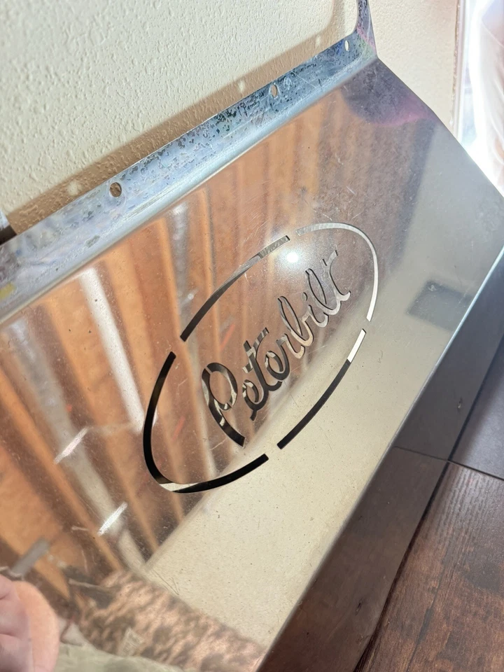 Protectores de guardabarros Peterbilt Dual Headlite plateados para modelos 378 y 379 Foto 3 de 4