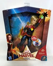 Hasbro Captain Marvel Photon Power FX 11-Inch a Collectible Action Figure Doll