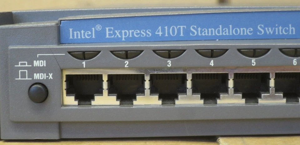 Intel Express 410T 24-Port Standalone Network External Ethernet Switch ES410T24 - Image 3 of 4