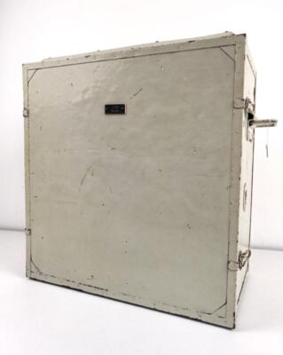 Tragbares Gehäuse '' LO 40 K 39a''  zum Lorenz 40 Watt Sender  der Kriegsmarine. Ü