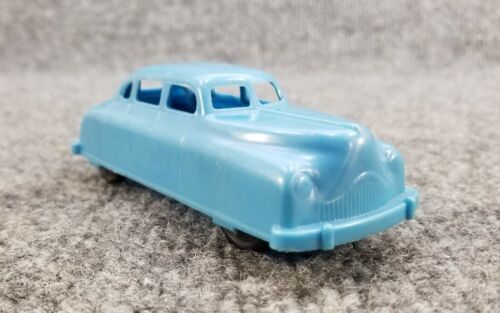 OLD VINTAGE #189 RENWAL PLASTIC MOTORCYCLE NO POLICEMAN RED WITH