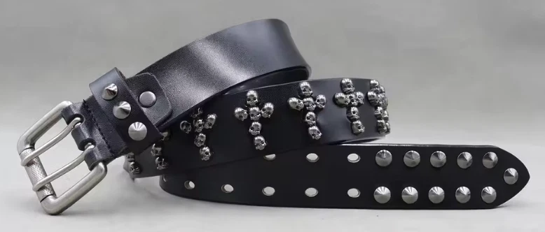 Cinturón Punk Goth Cruz Calavera Tachonado Cuero Negro Motociclista Rock 115cm Ajustable Foto 4 de 4