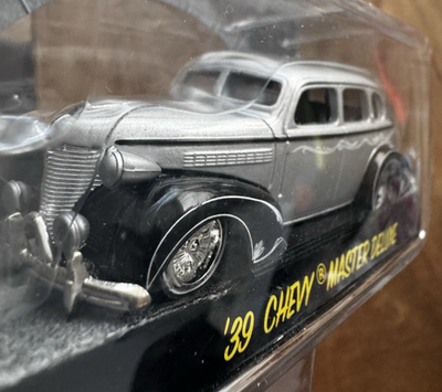 Jada 1:64 Silver '39 Chevy Master Deluxe Homie Rollerz + Veterano