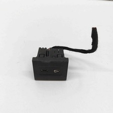 MERCEDES-BENZ GLB X247 Rear USB A2478208402 1.3 Petrol / electricity 31865132