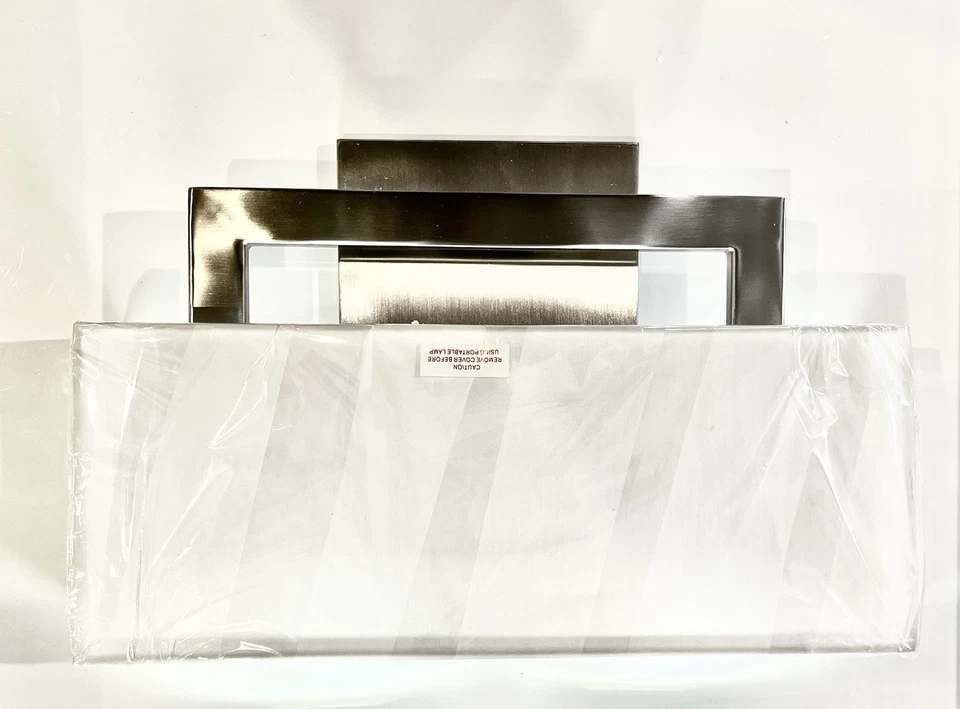 Aplique LED Williams Sanoma Dillon Pantalla de Tela - Nuevo En Caja Reg $339 Foto 2 de 4