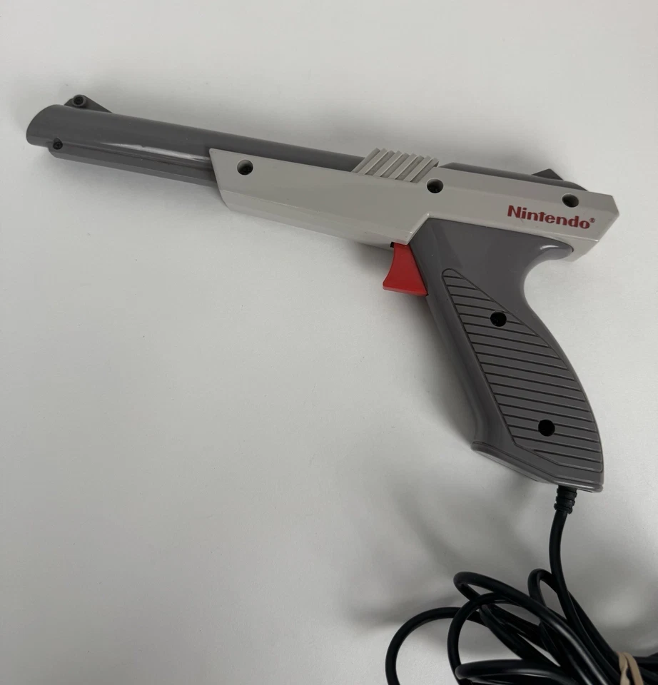 Super Mario Bros Duck Hunt Nintendo NES Game Bundle with Zapper Gun Untested - Image 4 of 4