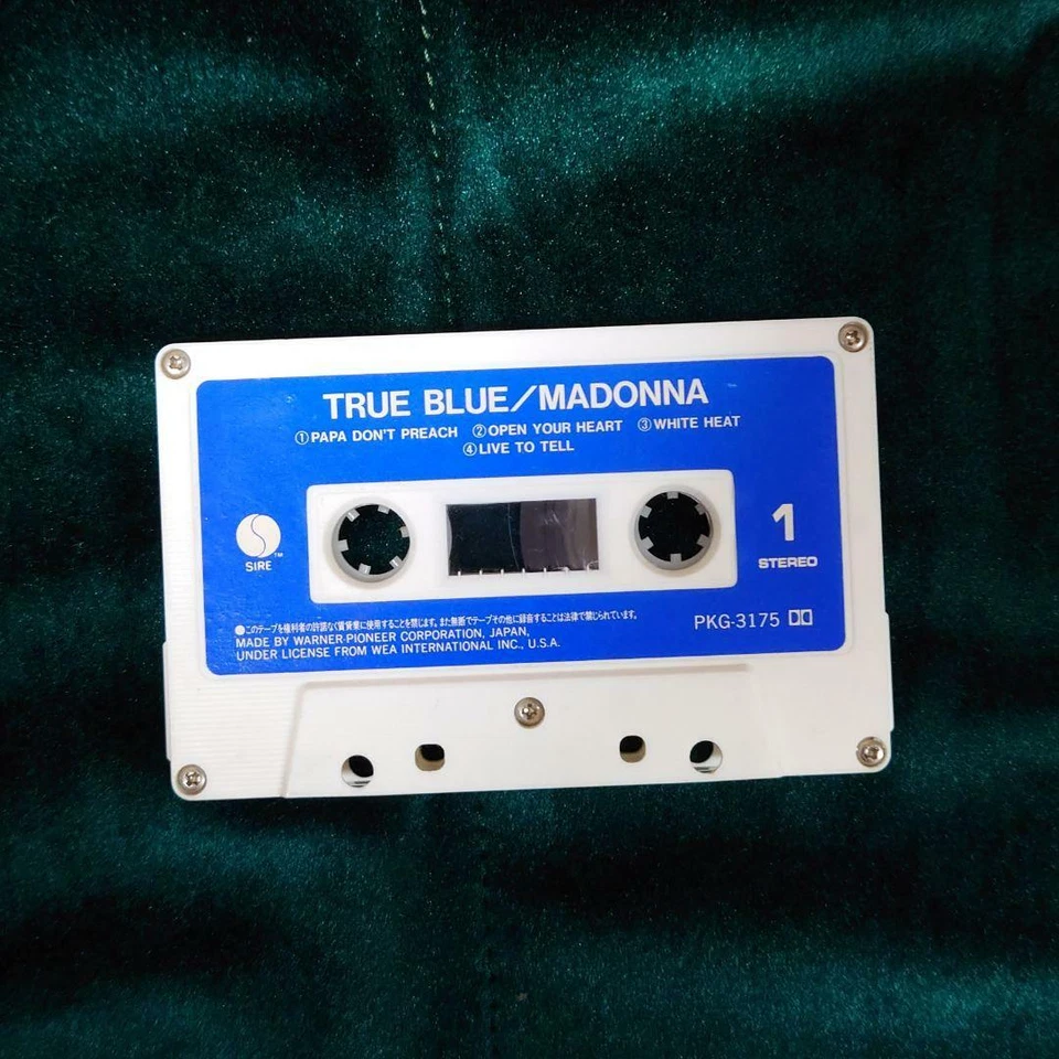 Madonna / True Blue Cassette Tape + Lyrics Card 1986 Japanese Edition Vintage - Image 4 of 4