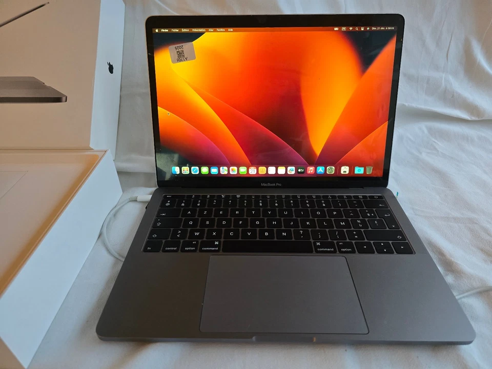 Apple MacBook Pro 13" 2017 · i7 · 16GB · 1000GB, photo 2 sur 5