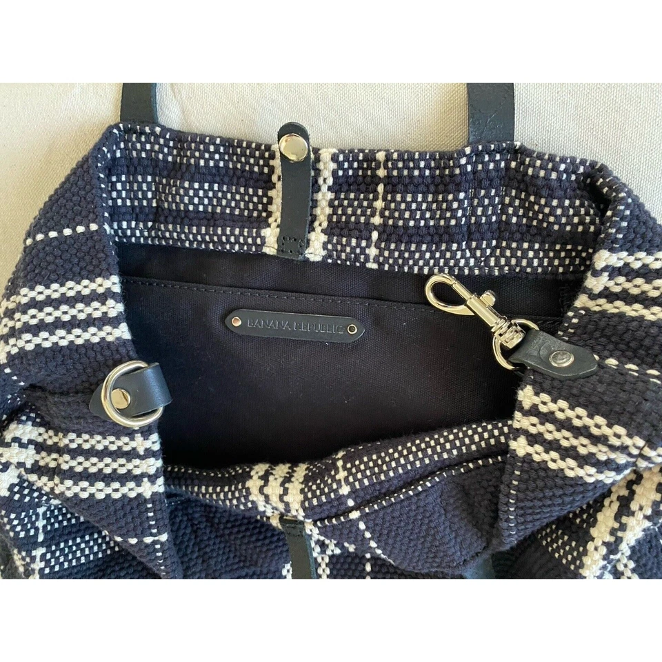 Bolso de Hombro Banana Republic Tejido Algodón Borde de Cuero Negro y Marfil a Cuadros Foto 4 de 4