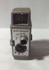 VINTAGE BELL  HOWELL TWO TWENTY 8 MM FILM VIDEO CAMERA - UNTESTED