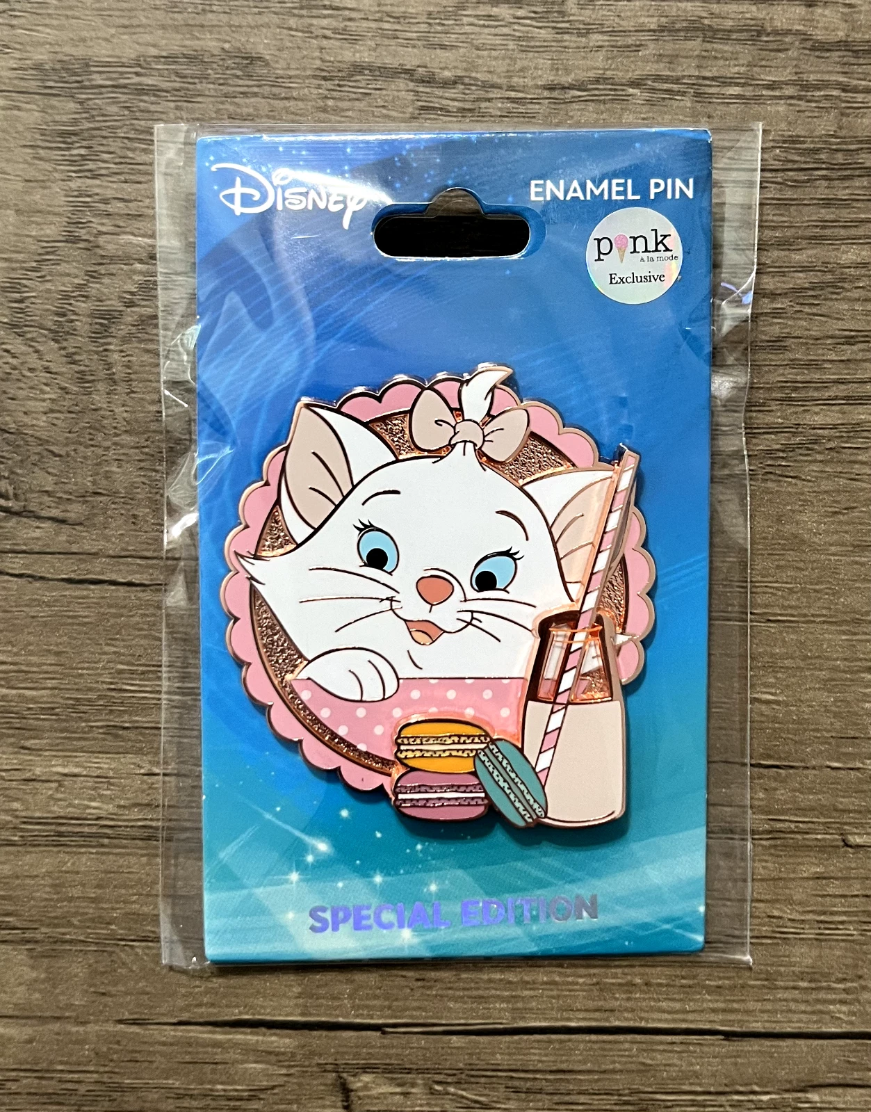 Disney Pink a la Mode PALM Marie with Milk and Macaroons LE 300 Pin Aristocats
