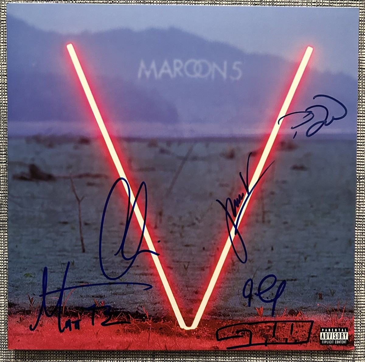 MAROON 5 - V SIGNED VINYL RECORD LP - ADAM LEVINE +5 JSA COA WITH