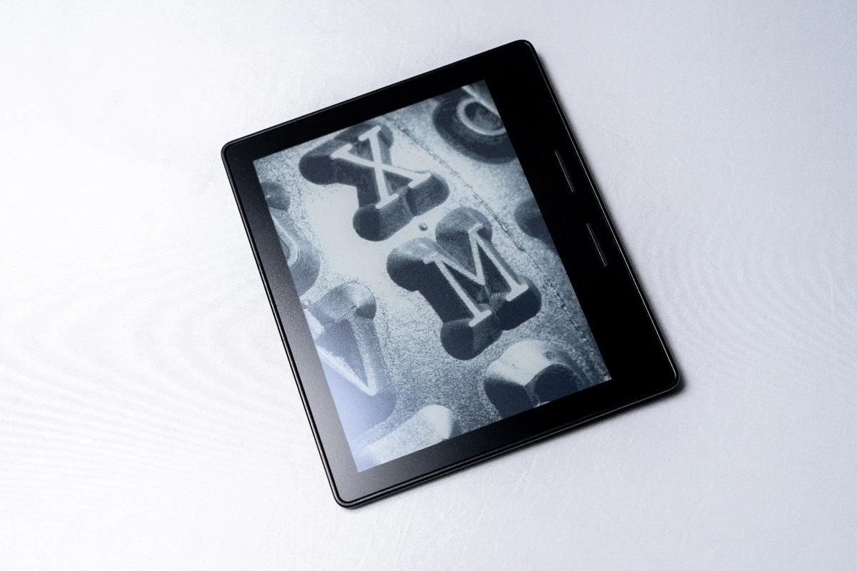 Amazon Kindle Oasis (8th Generation) Wi-Fi eBook Readers for sale