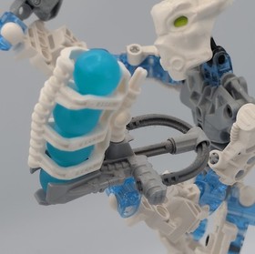 LEGO Bionicle 8732 Toa Inika Matoro With 4 Spheres