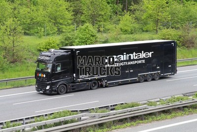 LKW Foto Mercedes-Benz Actros Kofferauflieger Deutschland schwarz maintal #h4zo